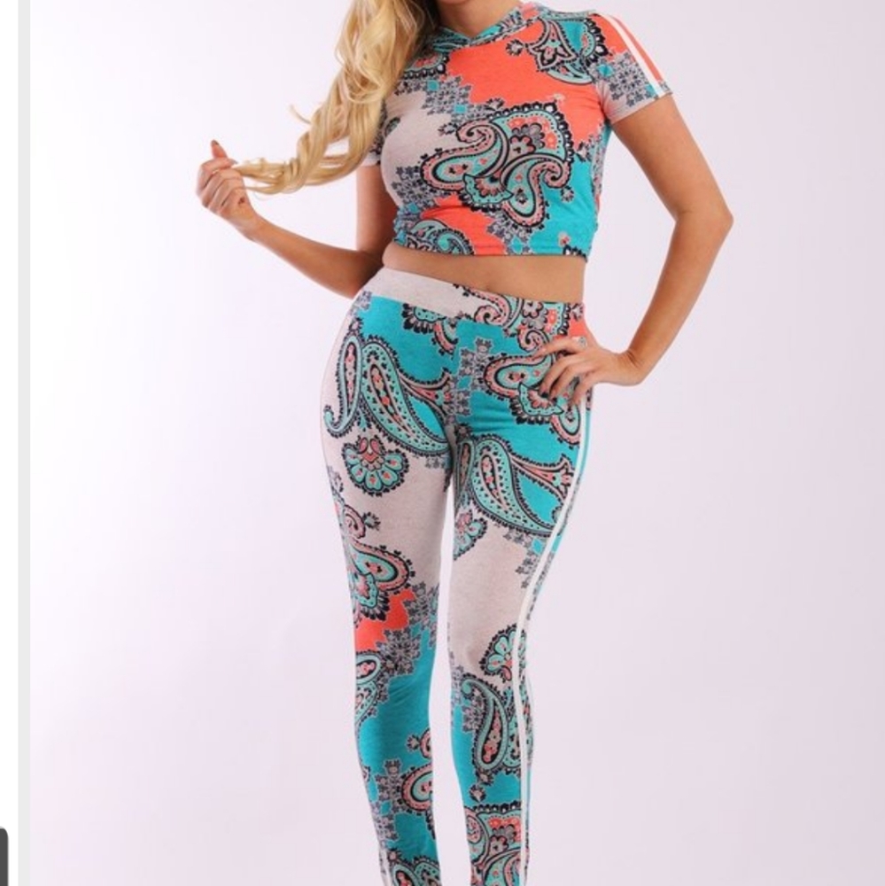 From H&H 2 piece set in coral/aqua in pasley desig